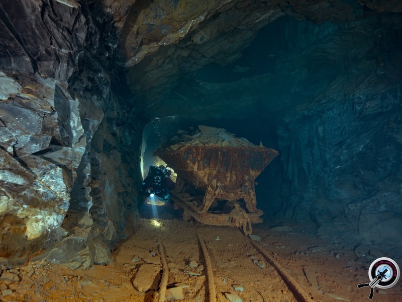 i.a.c. Mine-Diving i.a.c. Mine-Diving